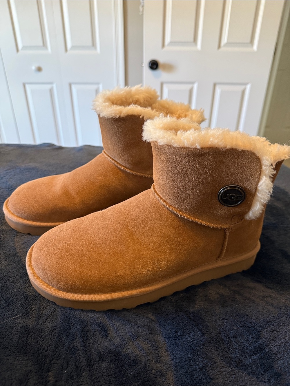 UGG Short Suede Boot with Shearling Cuff in Chestnut
